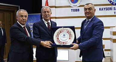 Bakan Akar: "Cumhurbaşkanımızın savunma sanayiine olan ısrarı bütün sistemi hareketlendirdi"