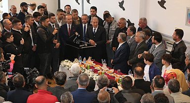 Bakan Akar: "Teröristler kan ağlıyor, bitecekler. Tek umutları seçim"