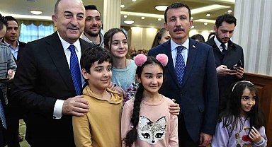 Bakan Çavuşoğlu Altındağlılarla iftar yaptı
