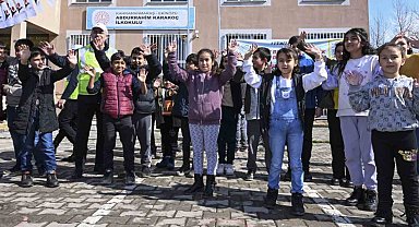 Bakan Özer: "Deprem bölgesinden diğer illere nakil olan 34 bin 985 öğrenci, memleketlerine geri döndü"