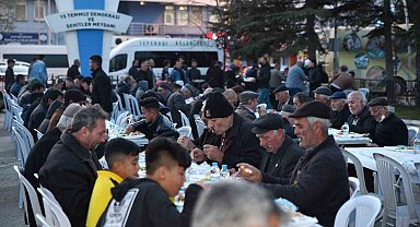 Başkan Ataç, Alpu'da vatandaşlarla iftar yaptı