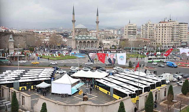 Başkan Büyükkılıç, 12 adet yeni otobüsü tanıttı