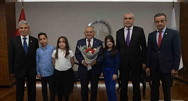 Başkan Büyükkılıç, koltuğunu çocuklara devretti