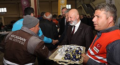 Başkan Çolakbayrakdar, mesai arkadaşlarıyla bayramlaştı