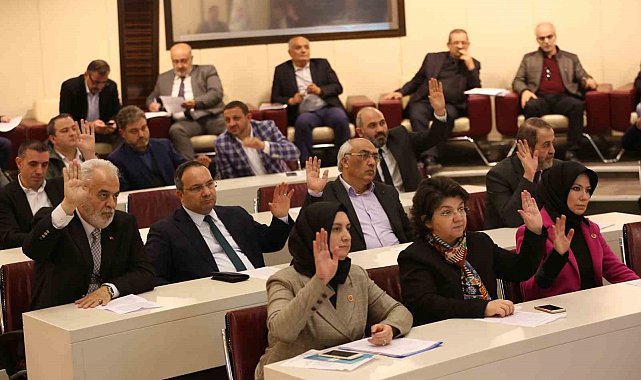 Başkan Çolakbayrakdar: "Hemşehrilerimizin her alanda mutlu olabileceği bir şehir inşa ediyoruz"