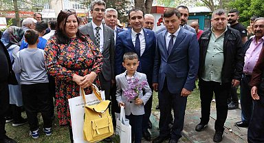 Başkan Kalaycı, belediye personeli ve vatandaşlarla bayramlaştı