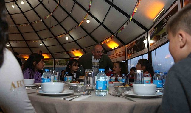 Başkan Kavuş, çocukların ilk iftar heyecanına ortak oldu