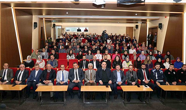 Başkan Yalçın personelle bayramlaştı: "Sizlerin sayesinde Talas Belediyesi konuşuluyor"
