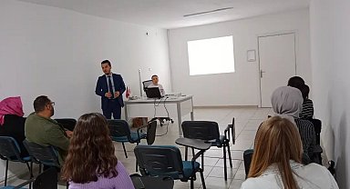 Beyşehir'de dünya evine girecek çiftlere evlilik öncesi eğitim verildi