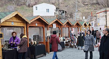 Bu pazar, maharetli eller günü