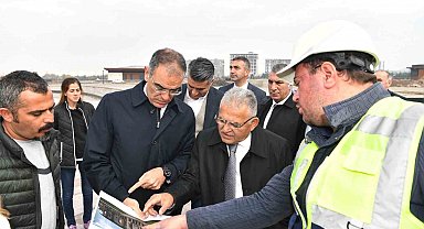 Büyükkılıç: "Türkiye'nin en büyük ve en yeşil millet bahçesi gün sayıyor"