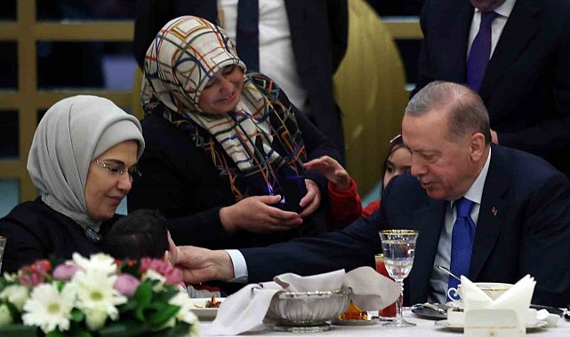 Cumhurbaşkanı Erdoğan: "Ramazan Bayramı'nda Gaziantep Nurdağı ve Kahramanmaraş Türkoğlu'nda ilk köy evlerinin teslimatını gerçekleştireceğiz"