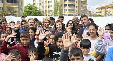 Depremzede çocuklara bayram hediyesi Mersin'den