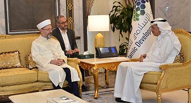 Diyanet İşleri Başkanı Erbaş, Cidde'de İslam Kalkınma Bankası Başkanı Al Jasser ile görüştü