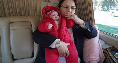 Enkaz altından 128 saat sonra çıkarılan "Gizem bebek" annesine kavuştu