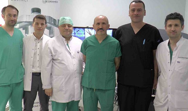 ERÜ'de cerrahlara 'Robotik Cerrahi Uygulamaları Simülasyon Eğitimi' veriliyor