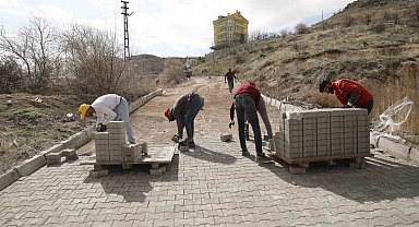 Esentepe mahallesinde yol yenileme çalışmaları başladı