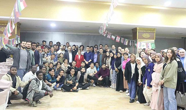 Eskişehir'de 200 yabancı öğrenci iftar yemeğinde bir araya geldi
