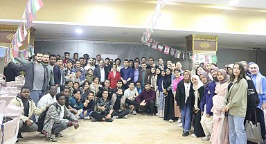 Eskişehir'de 200 yabancı öğrenci iftar yemeğinde bir araya geldi