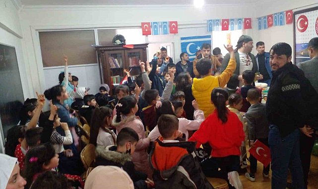 Eskişehir'de yaşayan Iraklı Türkmen çocukların Ramazan ve 23 Nisan Bayramı coşkusu