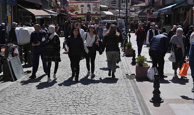 Eskişehir'e adeta yaz erken geldi