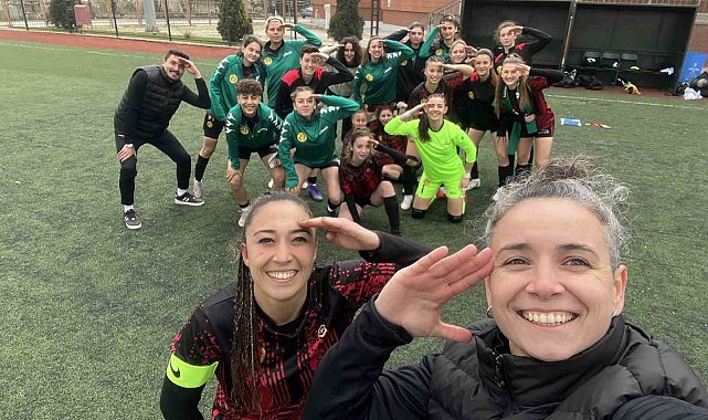 Eskişehirspor Kadın Futbol Takımı liderliği üç golle aldı