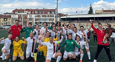 Eskişehirspor Kadın Futbol Takımı'ndan farklı galibiyet