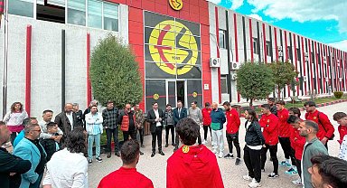 Eskişehirsporlu yönetici ve futbolcular bayramlaştı
