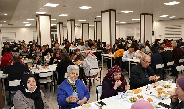 ESOGÜ Hastanesi personeli ve hasta yakınları iftar yemeğinde buluştu