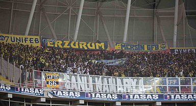 Fenerbahçeli taraftarlar takımını yalnız bırakmadı