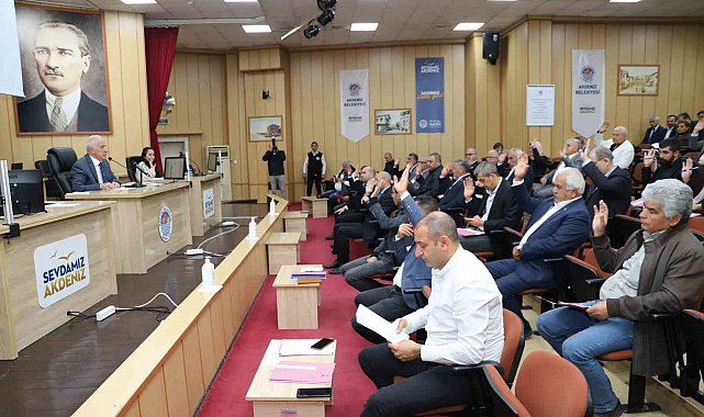 Gültak: "Güneş balçıkla sıvanmaz"