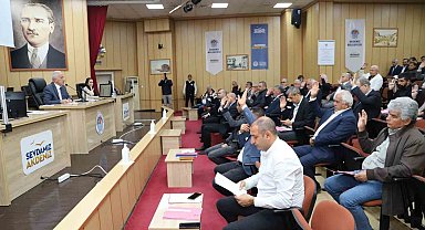 Gültak: "Güneş balçıkla sıvanmaz"