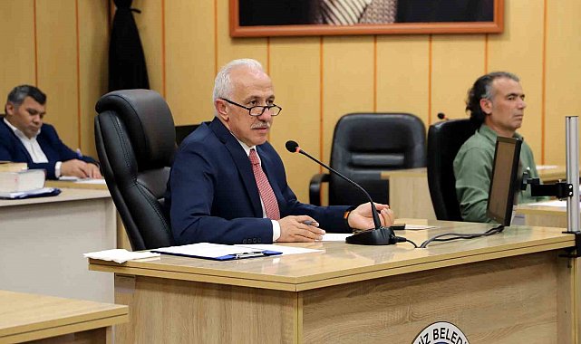 Gültak: "Öz kaynakların hepsini satmış, belediyeyi bitirmişsiniz"