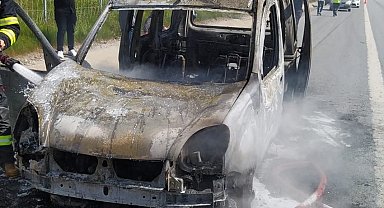 Hafif ticari araç alev alev yandı