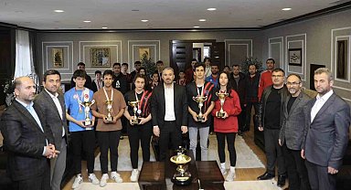Hokey şampiyonasına Pursaklar damgası