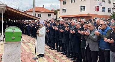 İçişleri Bakan Yardımcısı Çataklı'nın vefat eden annesi son yolculuğuna uğurlandı