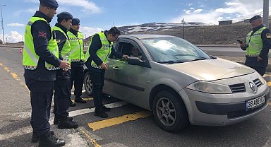 İl Jandarma Komutanı Yiğit'ten trafik denetimi