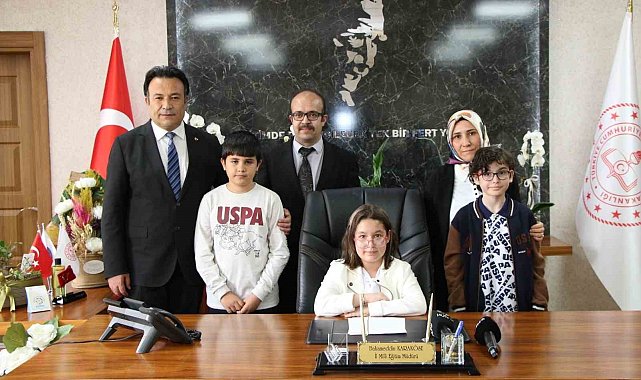 İl Milli Eğitim Müdürü Karaköse, koltuğunu küçük Esila'ya devretti