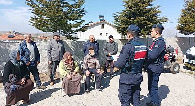 Jandarmadan vatandaşlara "dolandırıcılara dikkat" eğitimi