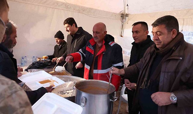 Kahramankazan Belediyesi Doğanşehir'de iftar çadırı kurdu
