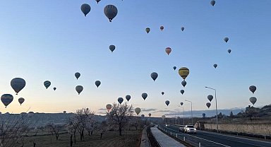 Kapadokya'yı 18 bin turist gökyüzünden izledi