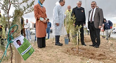 Karaman'da depremde ölen üniversite öğrencilerin anısına fidan dikildi