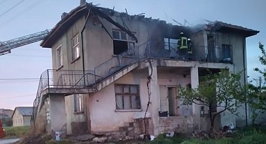 Karaman'da ev yangını korkuttu