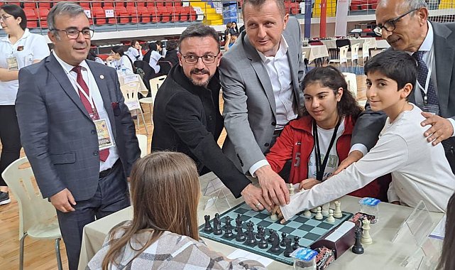 Karaman'da okul sporları satranç grup müsabakaları başladı