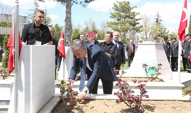 Karaman'da şehitlik ziyareti