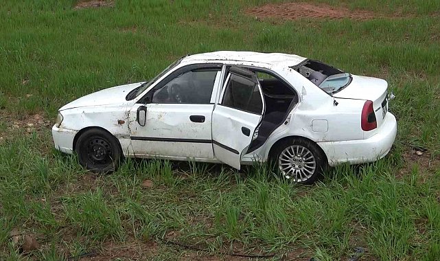Kayganlaşan yolda kontrolden çıkan otomobil takla attı: 4 yaralı