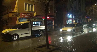 Kırıkkale'de sağanak yağış ve fırtına etkili oldu