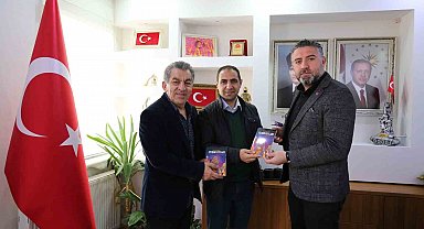 Kitaplarından elde ettiği geliri şehit ailelerine bağışlıyor