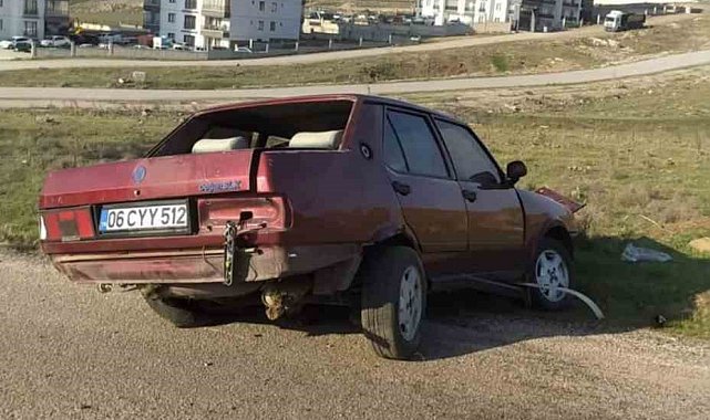 Kontrolden çıkan otomobil elektrik direğine çarptı: 1 yaralı