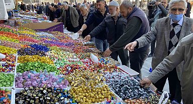 Konya'da bayram alışverişini son günlere bırakanlar yoğunluk oluşturdu
